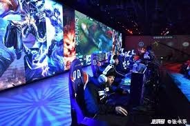 米兰26／27赛季球衣曝光：主场回归传统，二客粉黑搭配