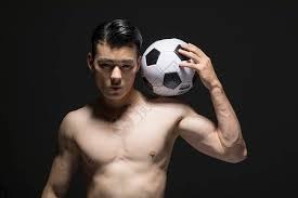 体育博彩高赔诱惑：赔率越高，信息越可能已被市场吸收。（高赔未必是机会：体育博彩中，赔率越高往往意味着信息已被市场消化）