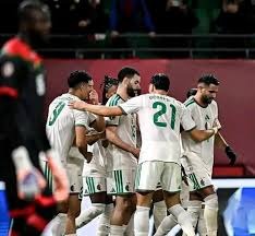 洛杉矶道奇队新秀费南多·瓦伦祖拉引发“费南多狂热”，成为首位同季包揽新人王与赛扬奖的投手